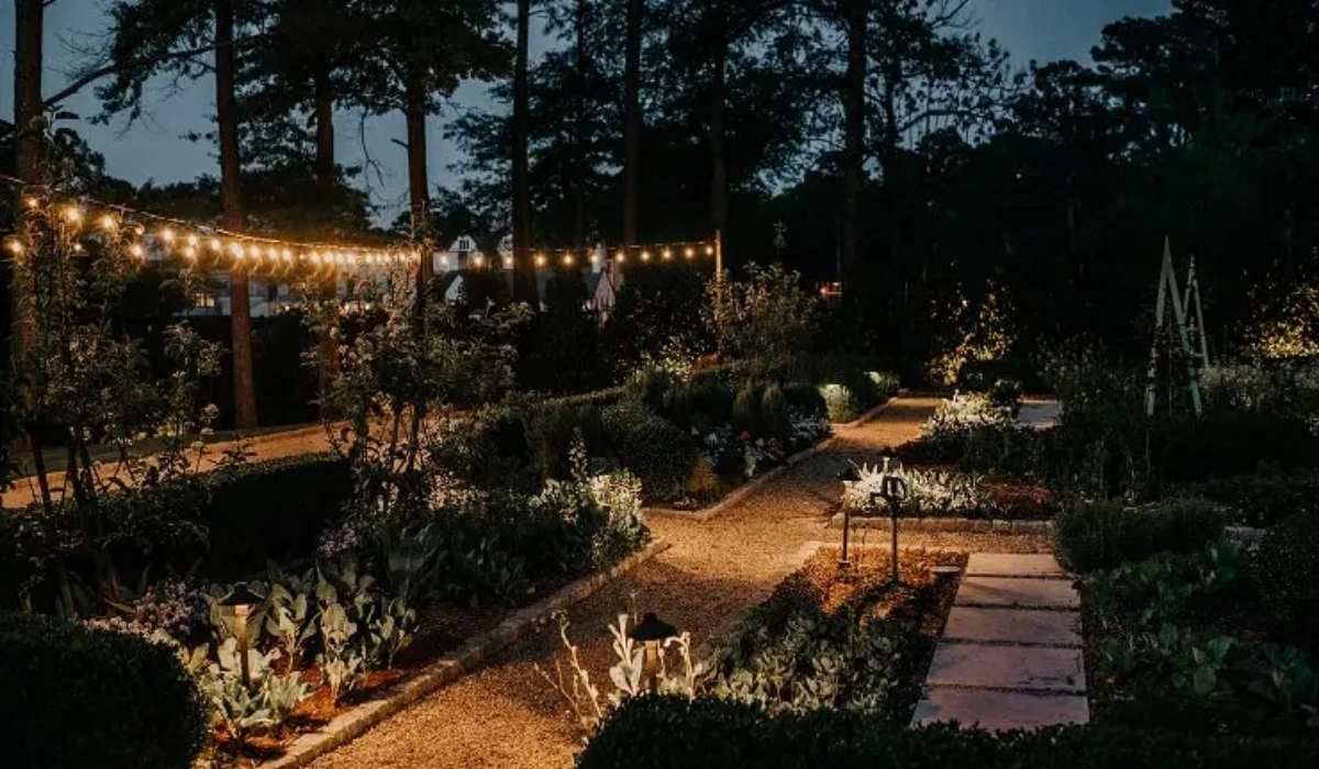 Outdoor Lighting Front Yards, Pathways, and Houses