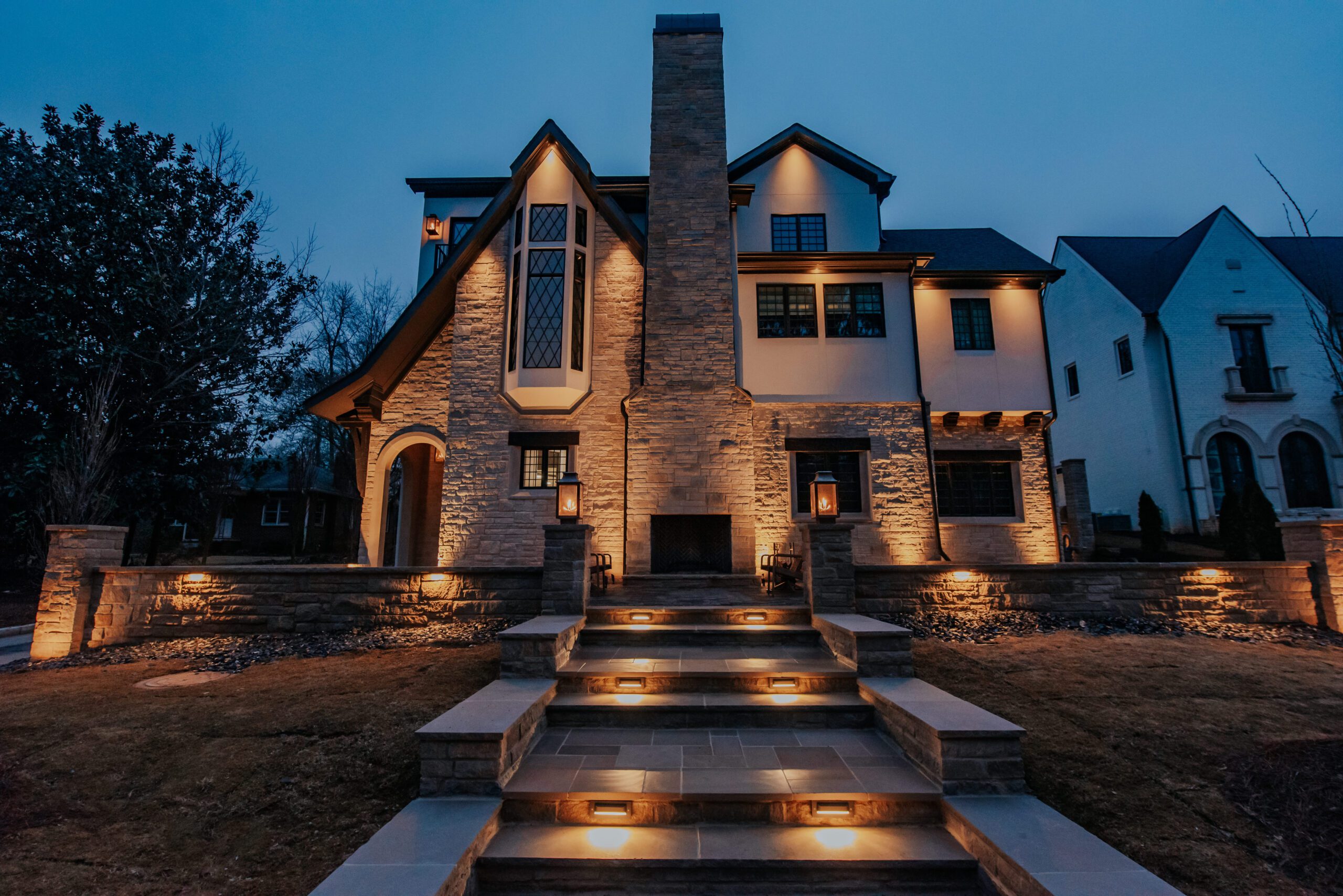 Why LED Accent Lights Are the Perfect Choice for Outdoor Decor