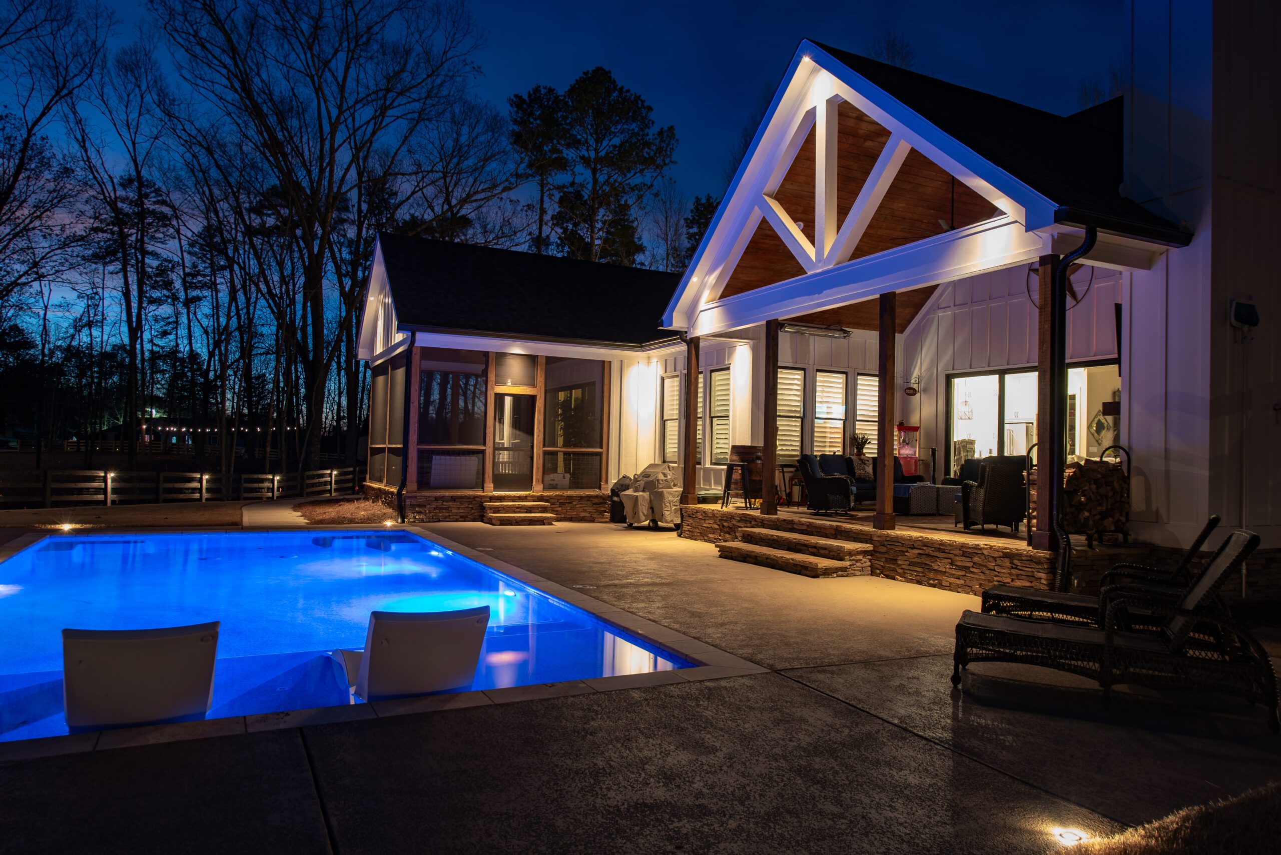 The Complete Outdoor Lighting Experience: Service, Installation, and Support