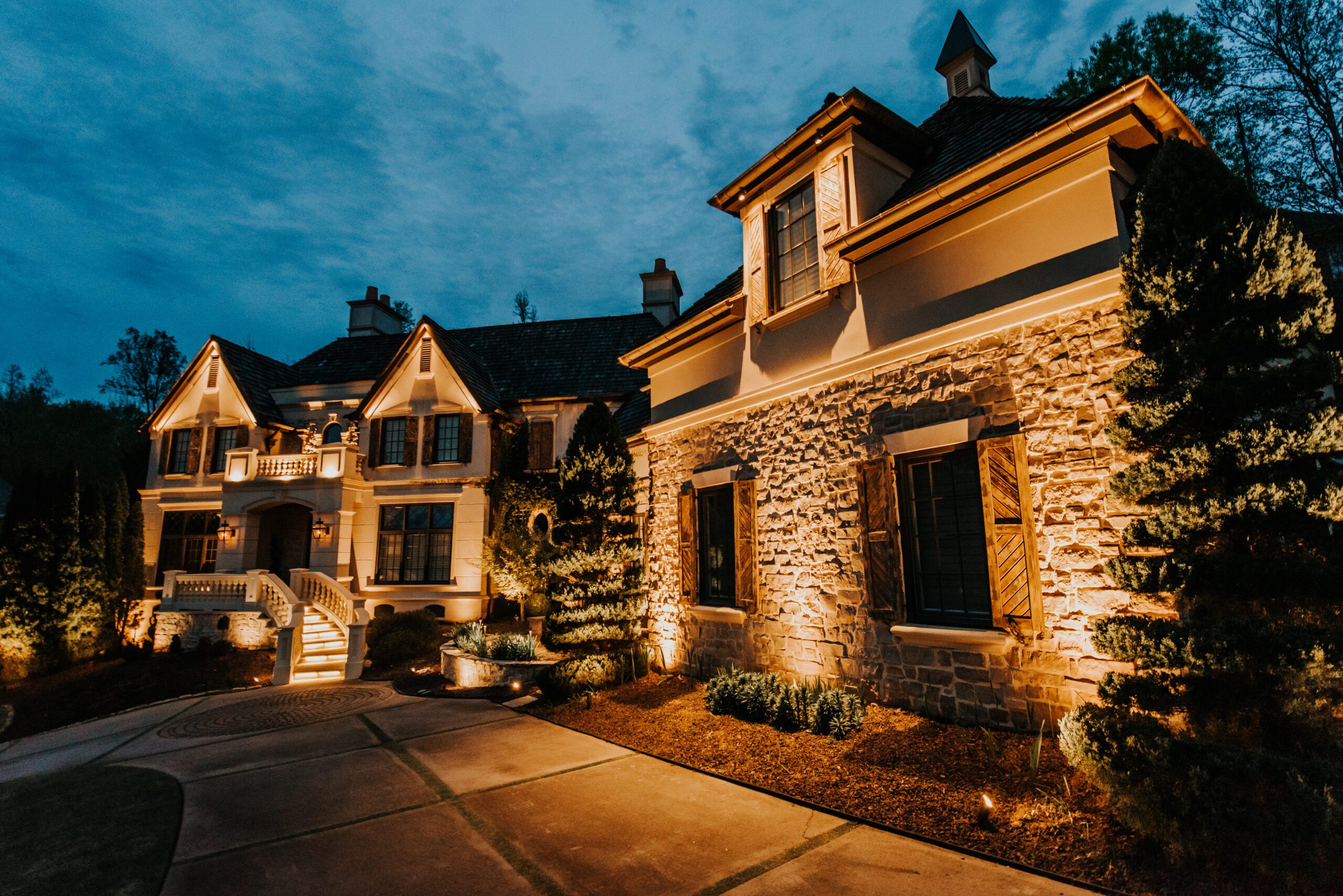 Top Qualities to Look for in a Professional Deck Lighting Contractor