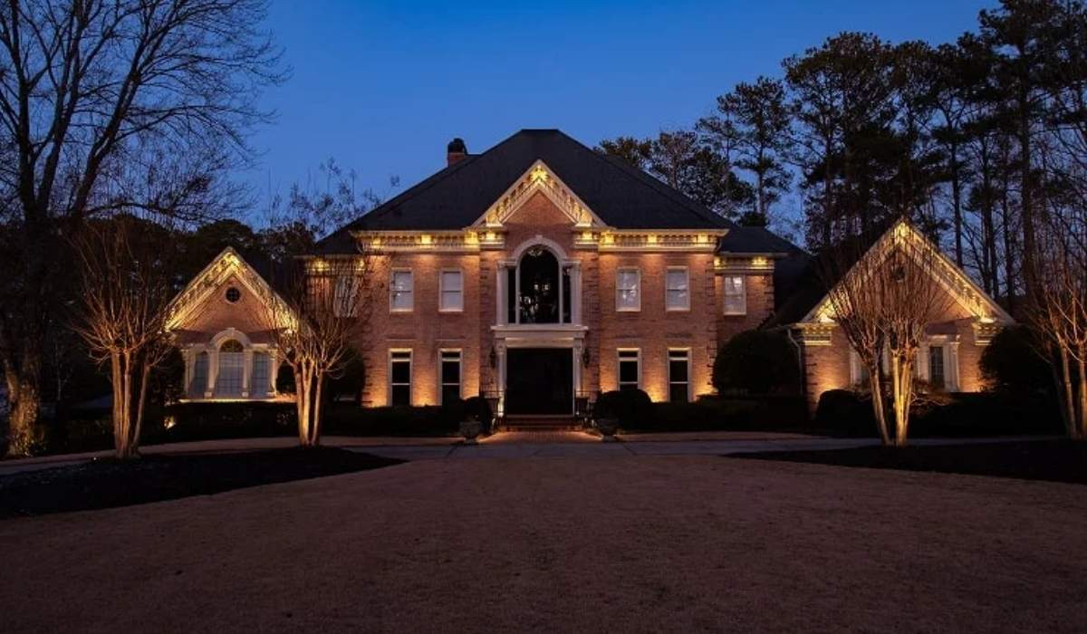 How to Install Home Accents Outdoor Holiday Lights Safely