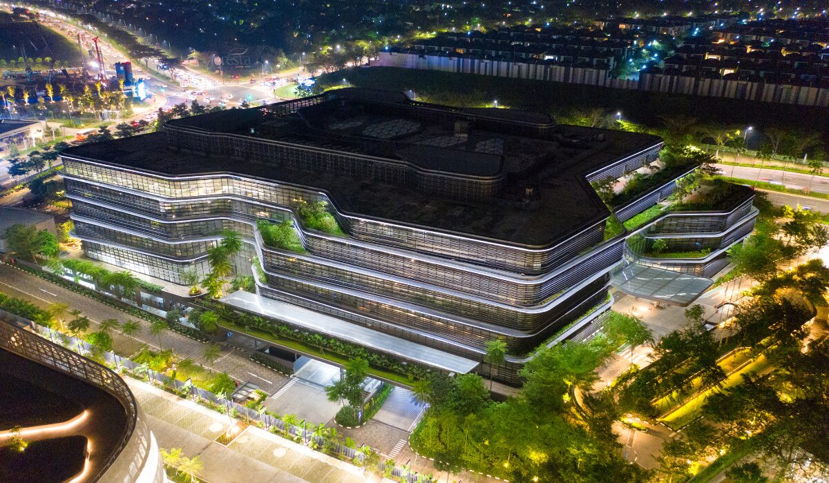 Create a Lasting Impression: Commercial Outdoor Lighting for Business Growth